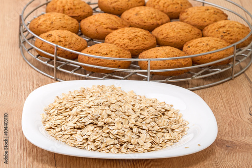 Oat flakes and biscuits