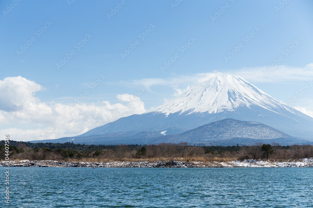 Lake Shoji and Fujisan with blue sky