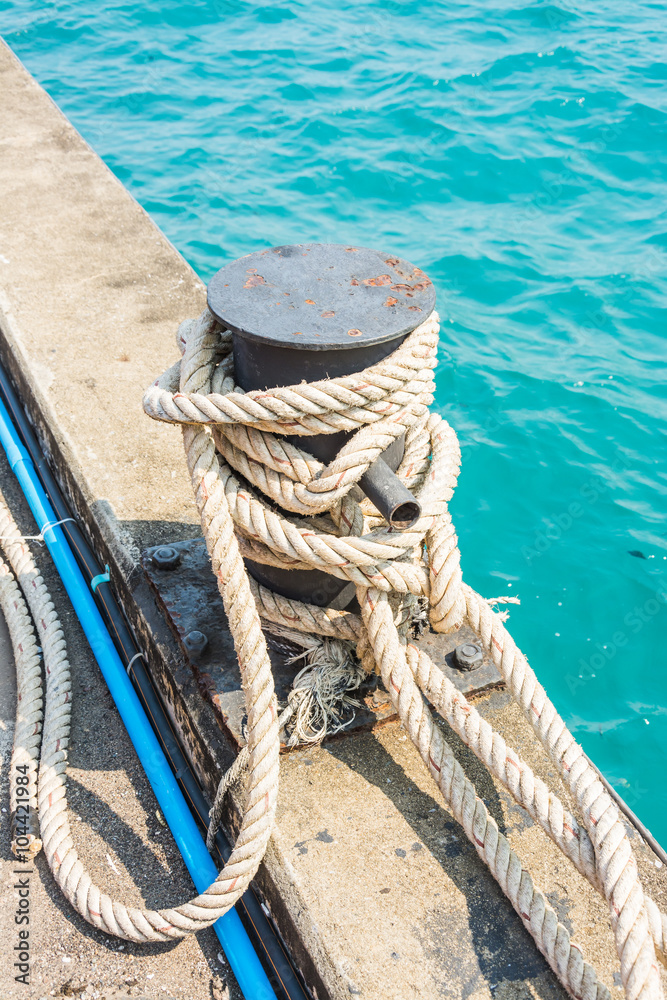 Fototapeta premium Rope tied to a pole