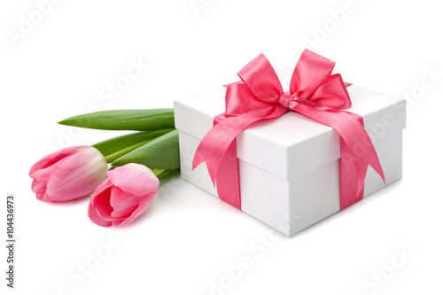 Fototapeta Naklejka Na Ścianę i Meble -  Fresh Tulips and boxes with gifts isolated on white background