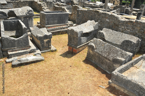 ancient roman cemetery