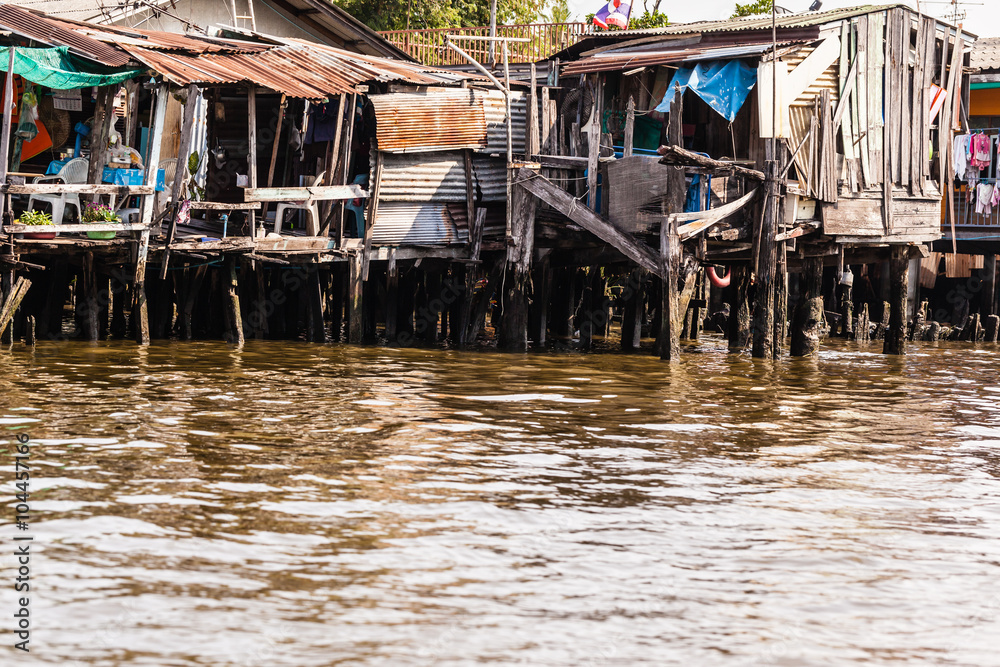 Fototapeta premium River slum