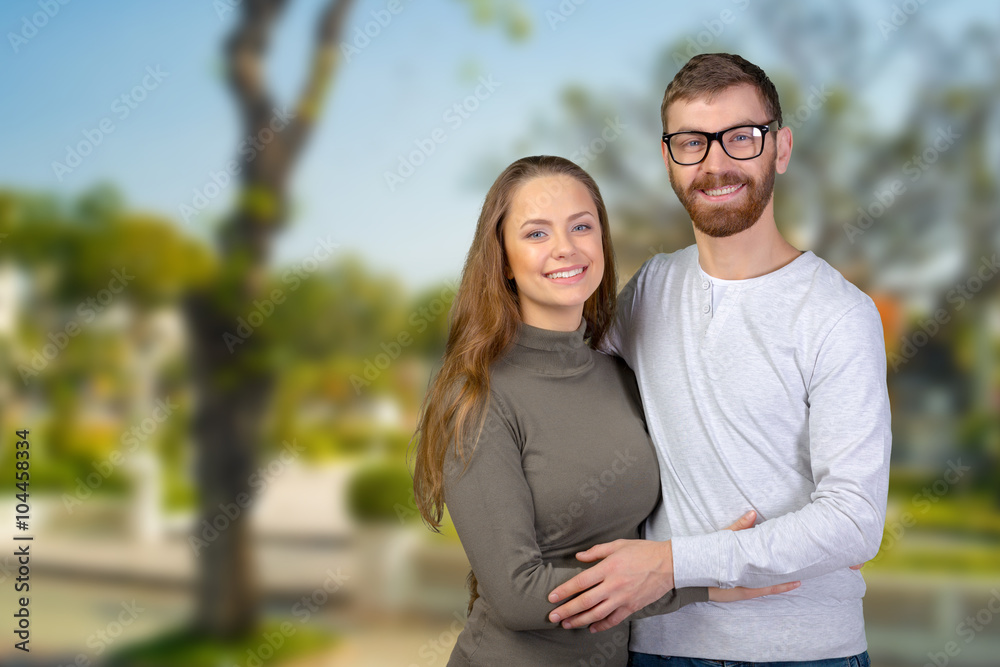 Obraz premium Cheerful young couple standing