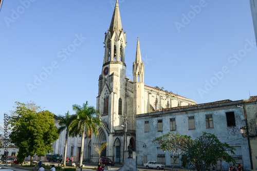 Tablou pe pânză Sacred Heart of Jesus Cathedral at Marti park in Camaguey
