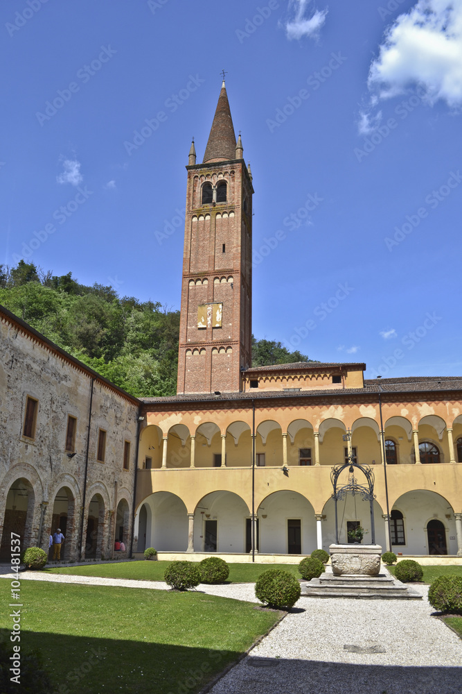 Chiostro, Santuario Madonna della Salute Monteortone, Abano Terme, Italia
