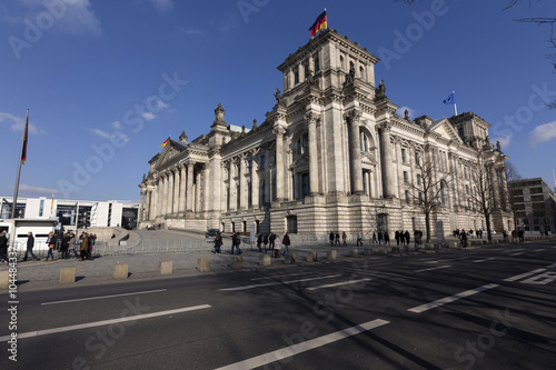 Reichstag und Straße