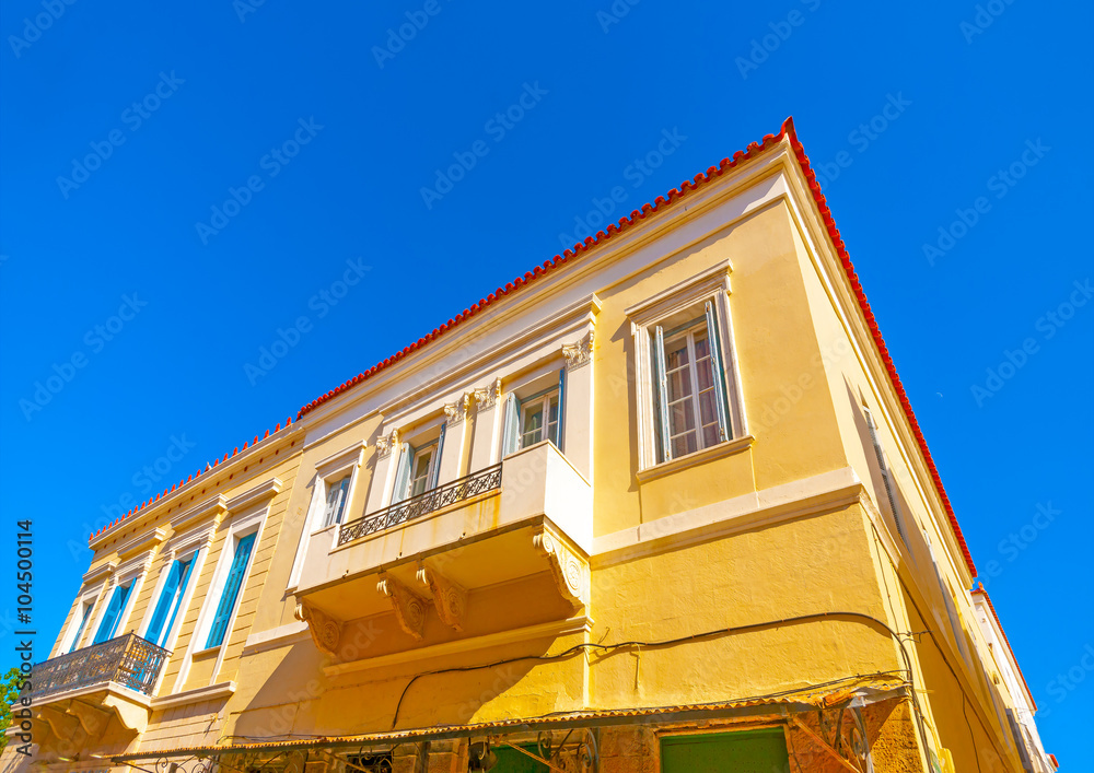Φωτογραφία beautiful old house at Chora, the capital of Andros island in Greece