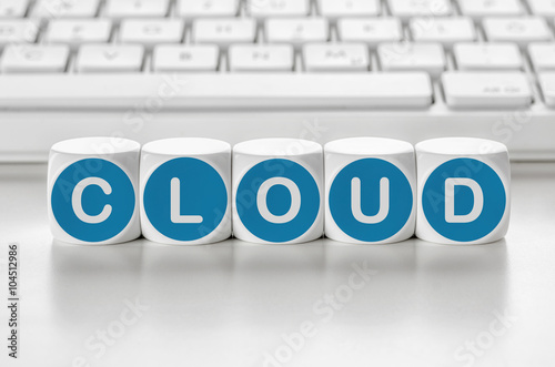 Buchstabenwürfel vor einer Tastatur - Cloud photo