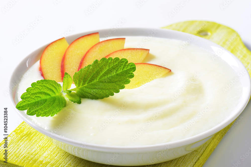 Semolina pudding with fresh apple Semolina pudding with fresh apple