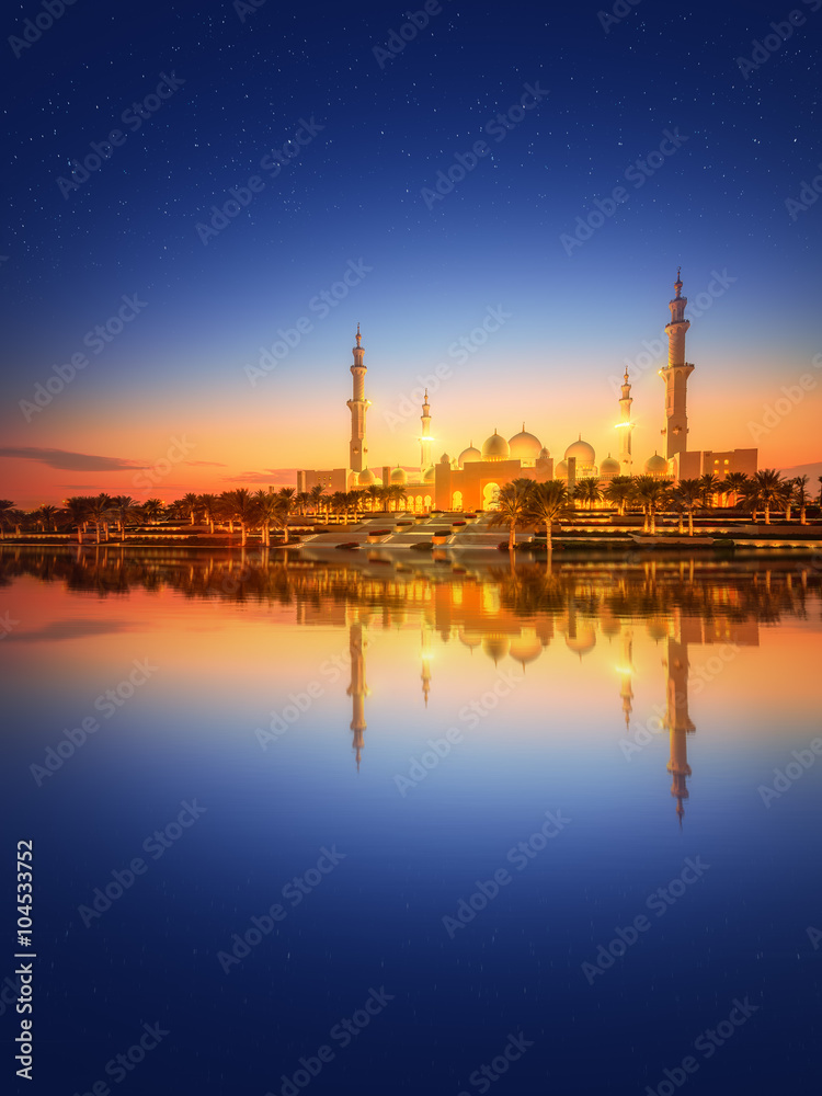 Sheikh Zayed Grand Mosque at dusk, Abu-Dhabi Sheikh Zayed Grand Mosque at dusk, Abu-Dhabi