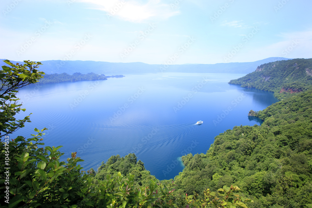 青森県十和田湖
日本を代表する湖です。
