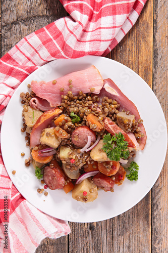 lentils with carrot and meats
