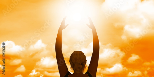 Quadro em tela Woman Holding the Sun