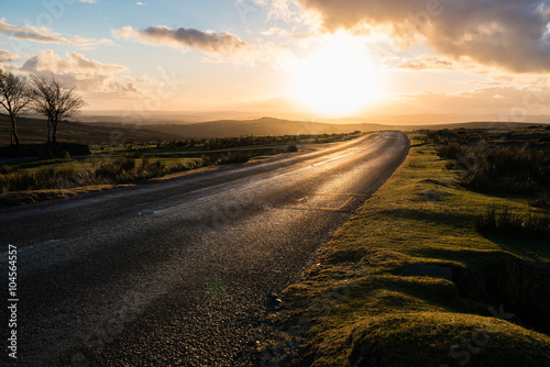 Obraz na płótnie Dartmoor dusk road