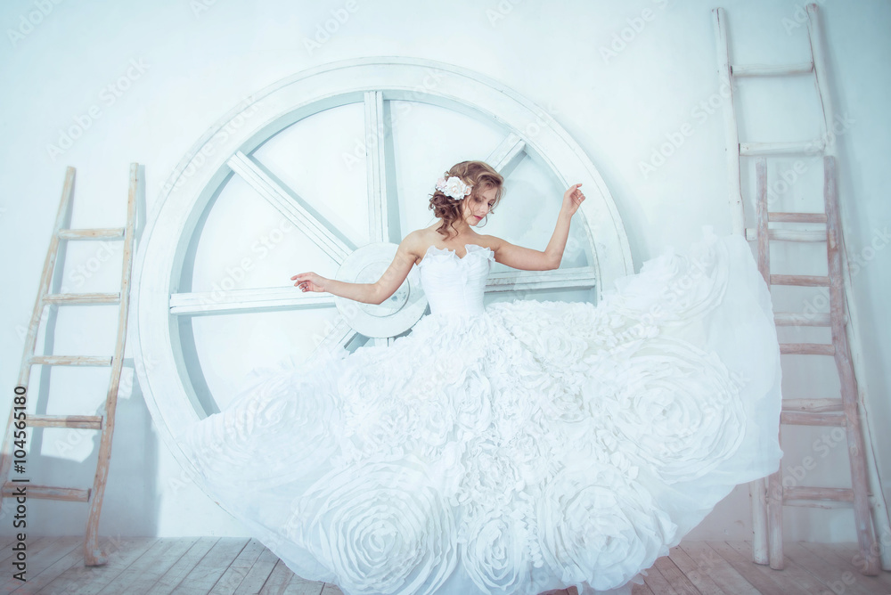 Naklejka premium Actress Liza Arzamasova. Celebrity. Happy Beautiful Bride Girl In Wedding White Dress. Glamour Hairstyle And Makeup.