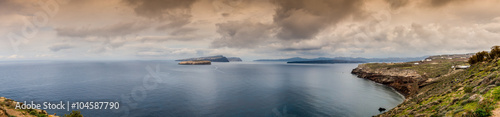 Panorama de la Caldera de Santorin depuis le phare  Cyclades en Gr  ce