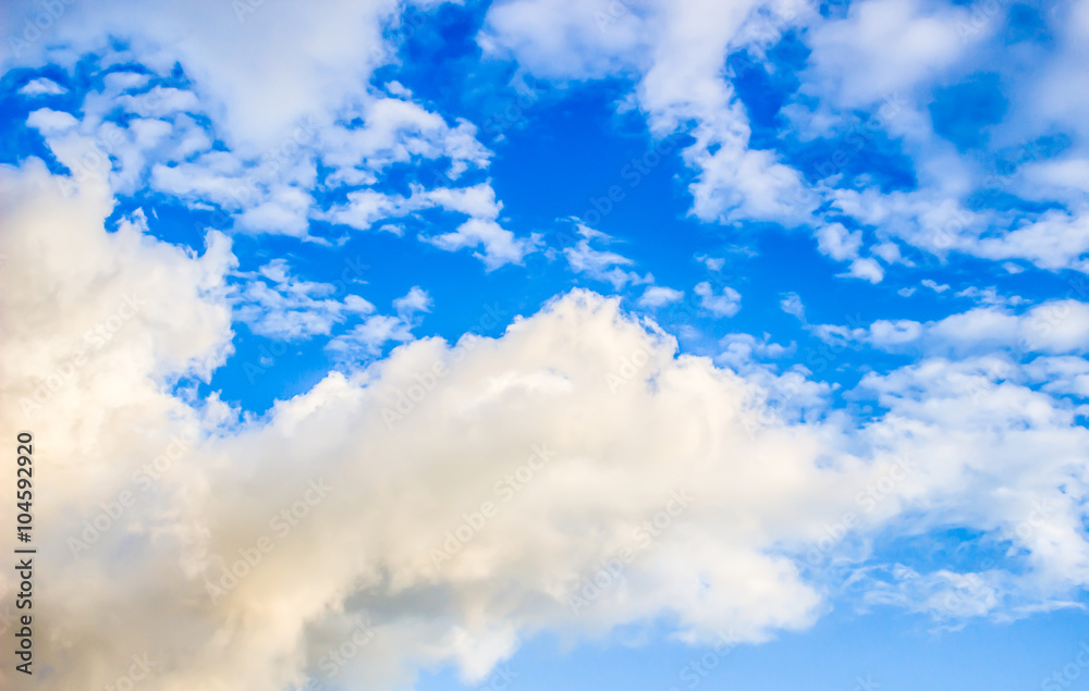 Obraz premium blue sky with cloud closeup