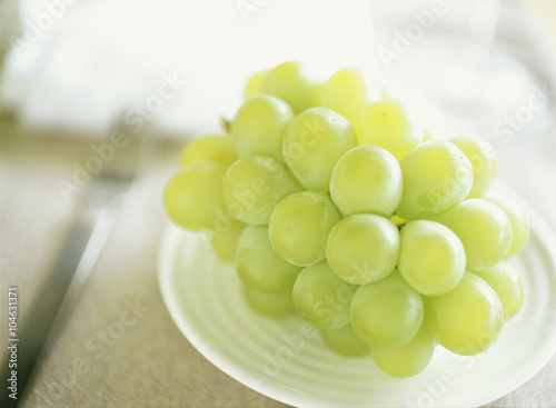 皿の上のマスカット