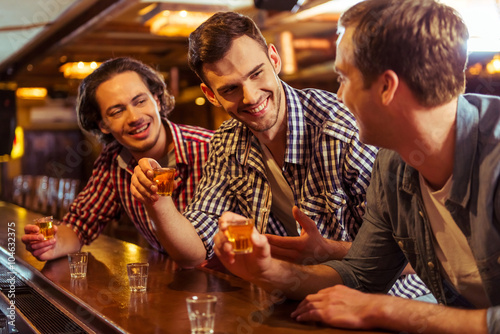 Men in pub