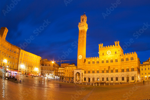 Piazza del Campo with Palazzo Pubblico