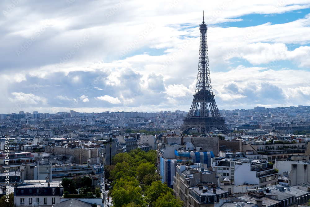 Blick vom Arc de Triomphe auf Eiffelturm