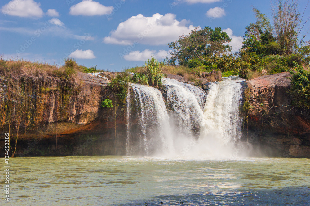Fototapeta premium big beautiful waterfall in Dak Lak Province, Vietnam