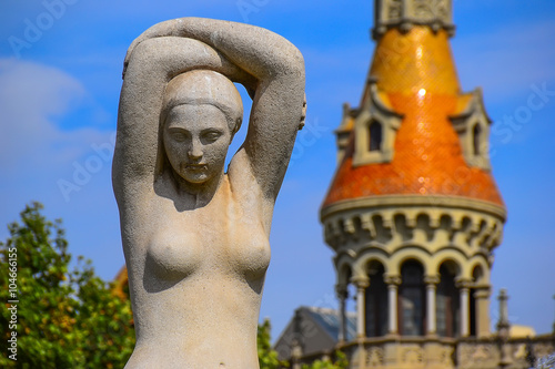 Canvas Print Woman statue in Barcelona