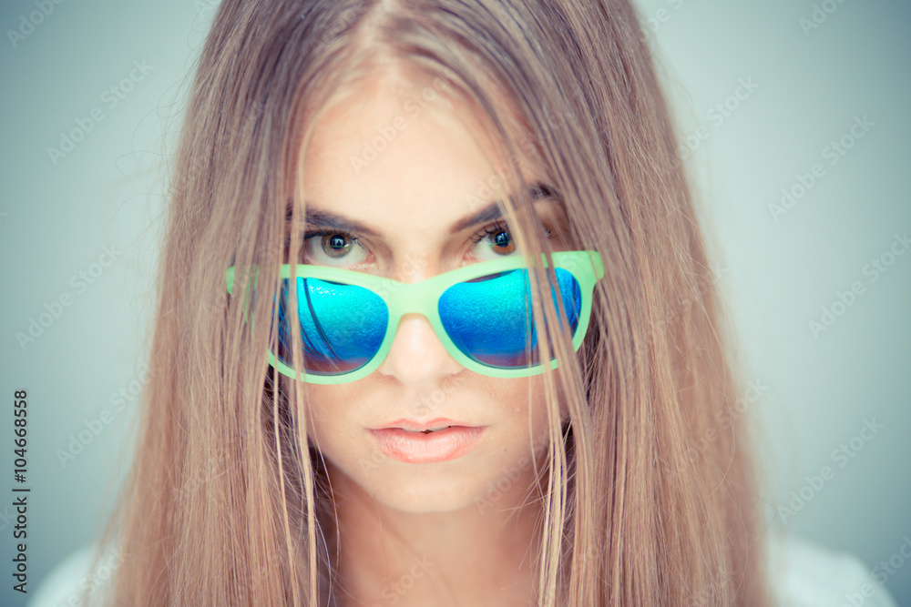 Beautiful young woman with sunglasses Beautiful young woman with sunglasses