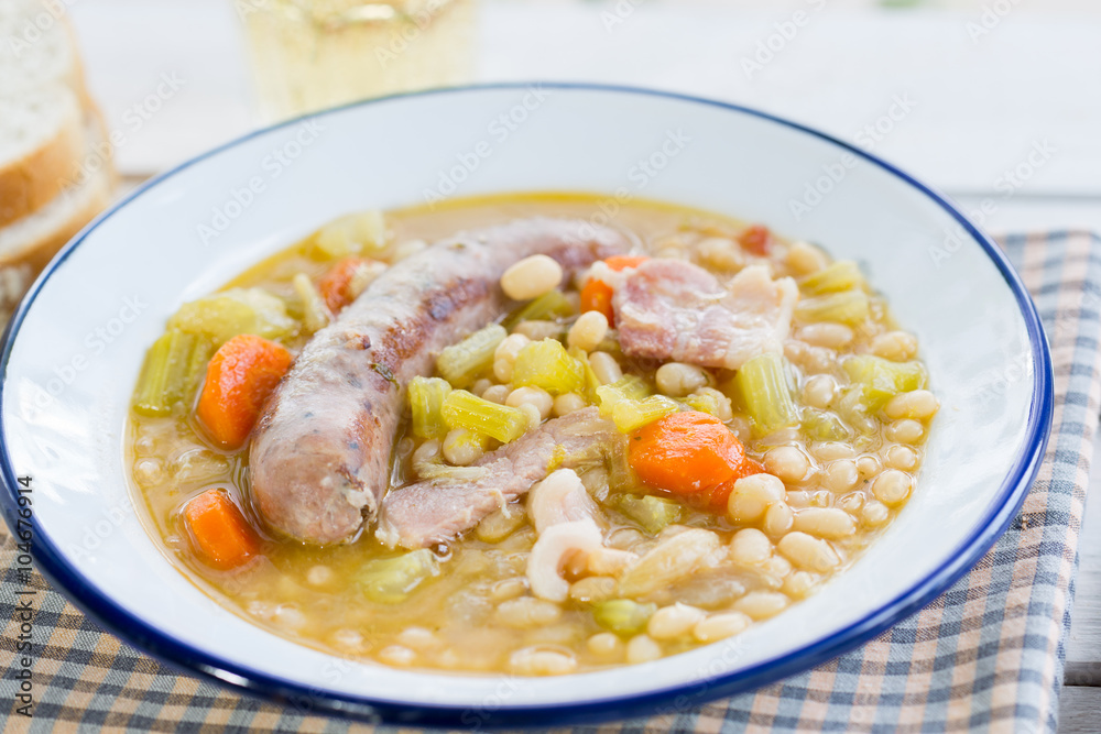 Baked beans with sausage Baked beans with sausage