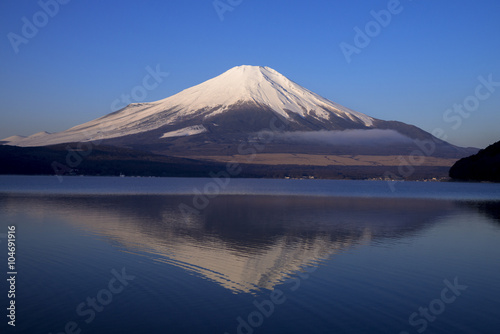 平野地区より富士山と山中湖