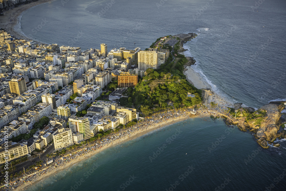 Fototapeta premium People watching sunset on Ipanema Beach in Rio De Janeiro