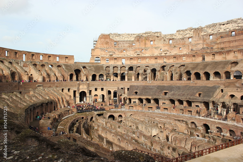 Das weltberühmte Kolosseum in Rom (Antike)