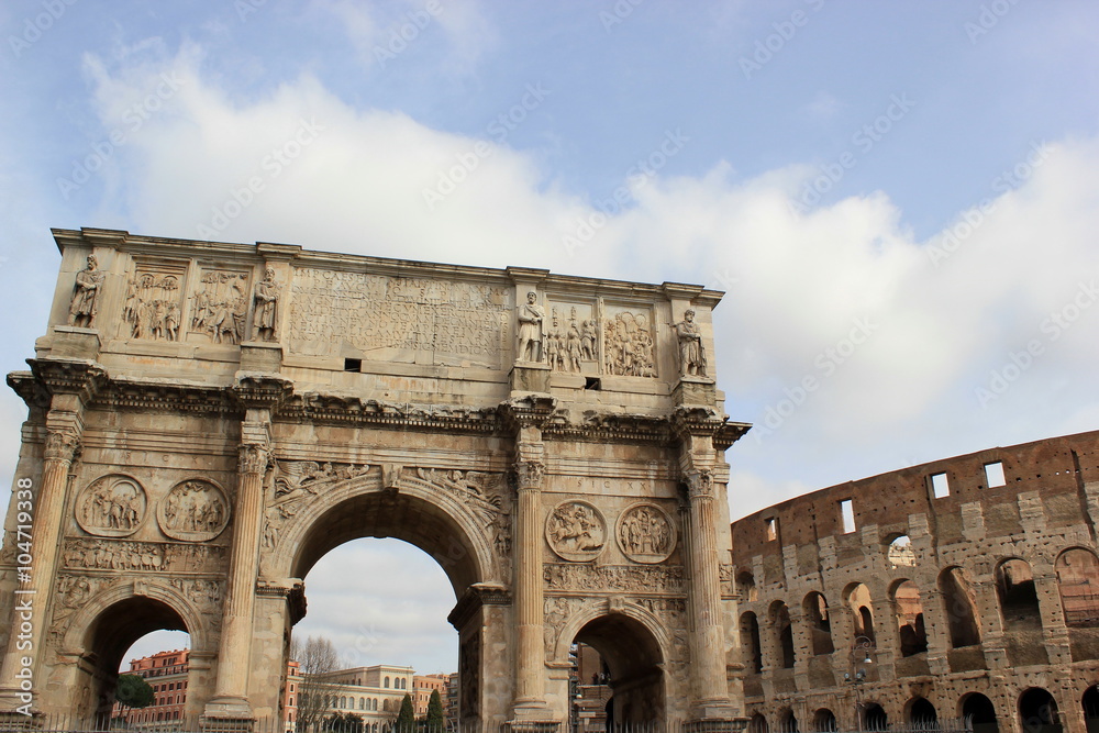 Rom: Blick auf den Konstantinsbogen und das Kolosseum