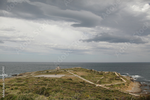 Paisaje marino con Faro en la costa