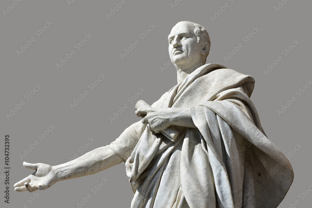 Naklejka premium Cyceron, największy mówca starożytnego Rzymu. Marmurowy posąg przed Pałacem Sprawiedliwości w Rzymie (z szarym tłem)