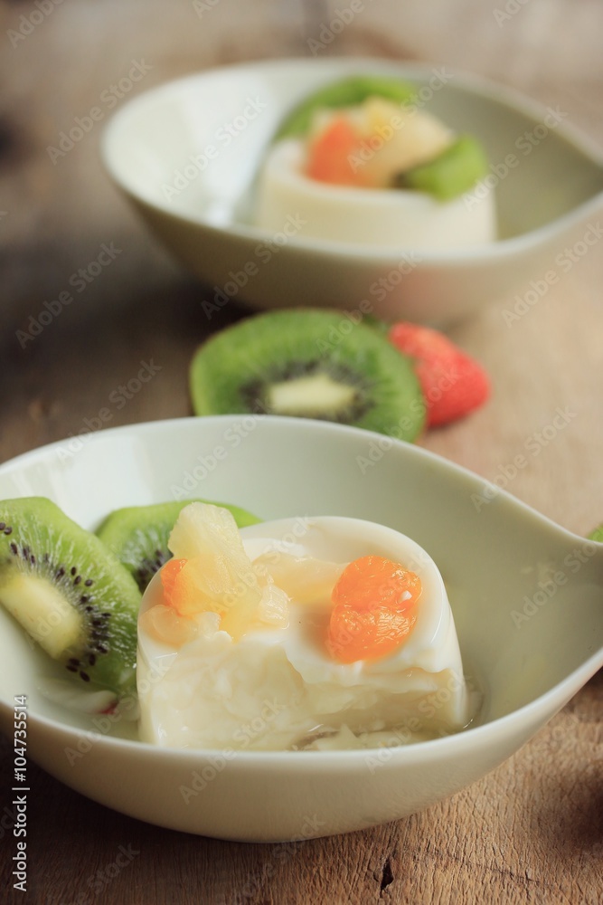 tasty kiwi fruit pudding