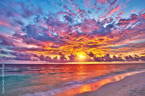 Panel kuchenny z motywem Colorful sunset over ocean on Maldives