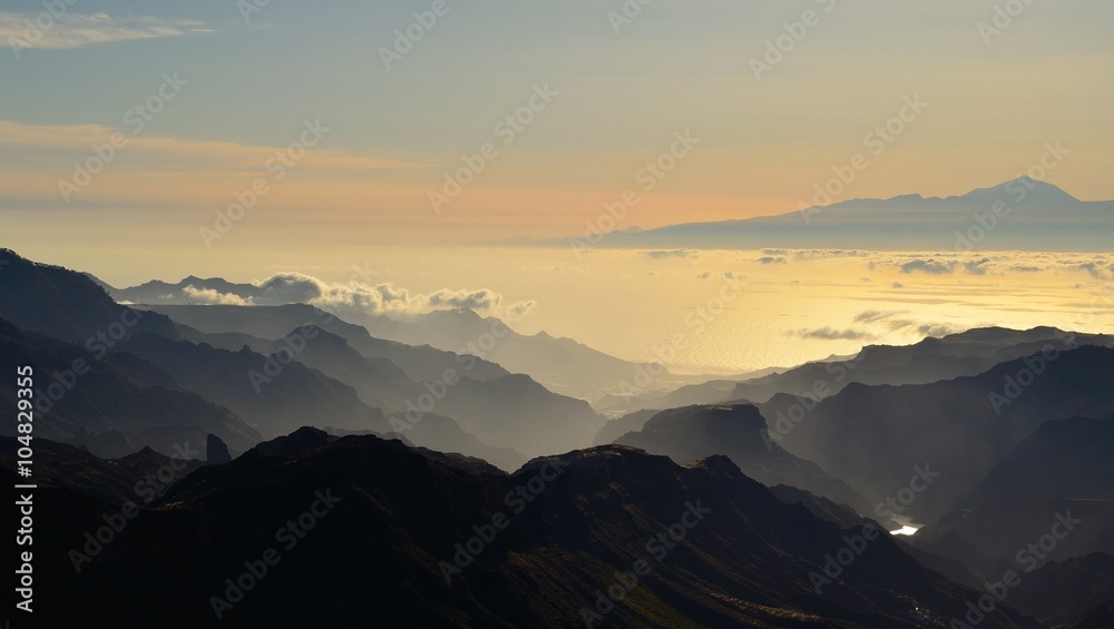 Obraz premium Silhouettes of mountains and Tenerife island in background, Canary islands