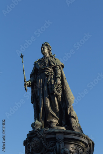 The monument for Catherine II (the Great) at Ostrovsky Square.  © BAHADIR YENICERI