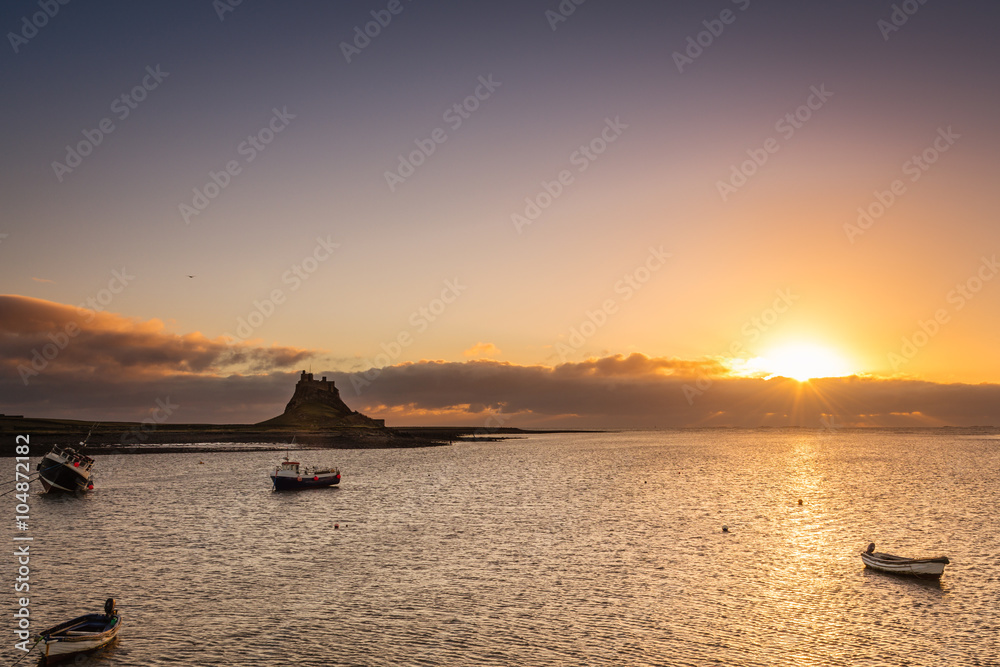 Fototapeta premium Sunrise at Lindisfarne on Holy Island