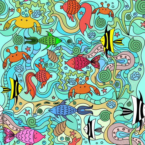 Бесшовный рисунок дудл с набором морских животных и растений.