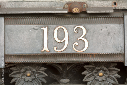 Obraz na płótnie House number 193 sign
