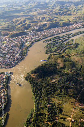 Paisagem aérea em Governador Valadares com Paraglider e pico do ibituruna e vale do rio Doce photo