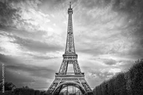 The Eiffel Tower, Paris © TravelWorld