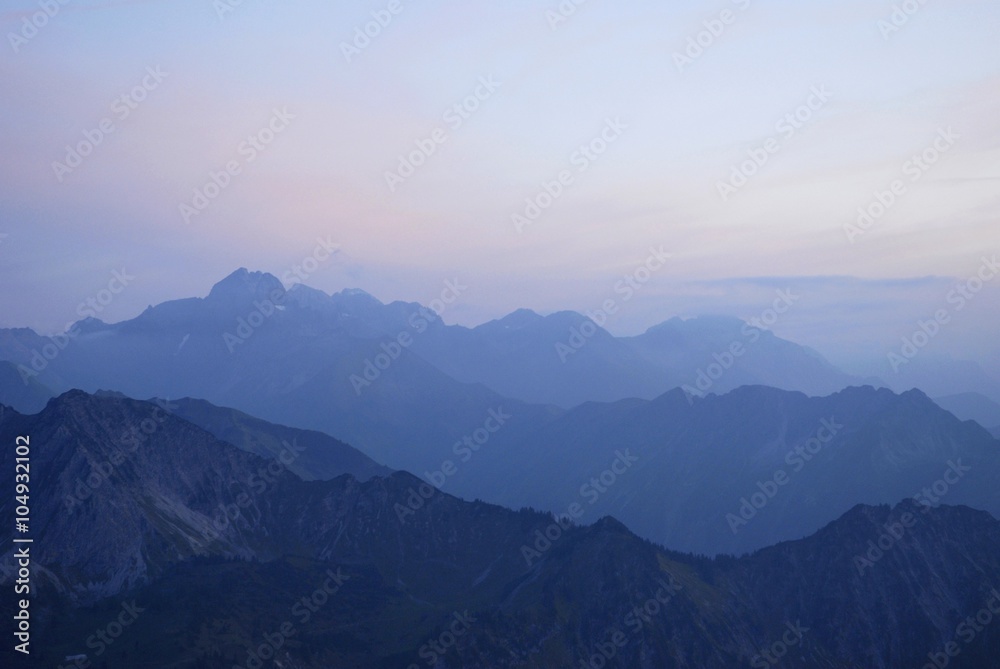 blaue Stunde in den Allgäuer Alpen