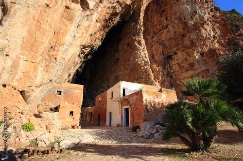 grotta mangiapane trapani sicilia photo