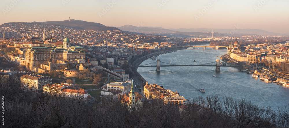 Fototapeta premium Panoramic View of Budapest and the Danube River as Seen from Gellert Hill Lookout Point