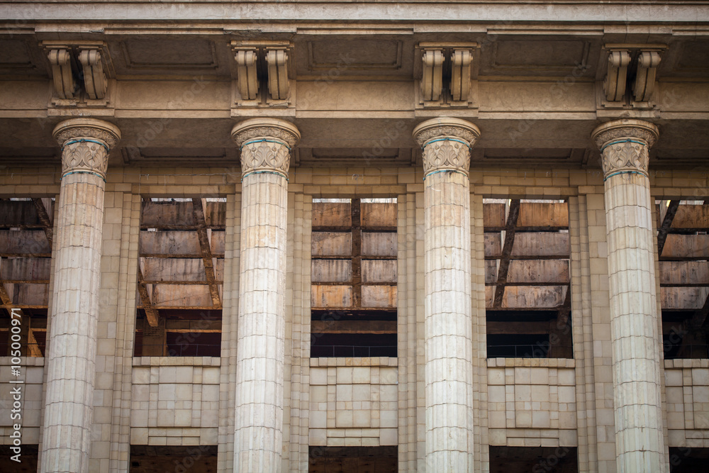 Naklejka premium Derelict building with big columns
