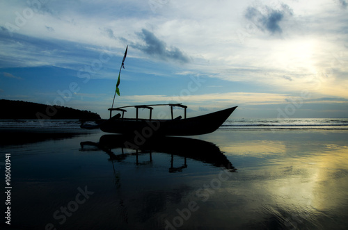 silhouette boat