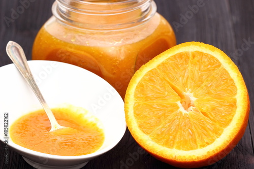 Sliced oranges and orange jam